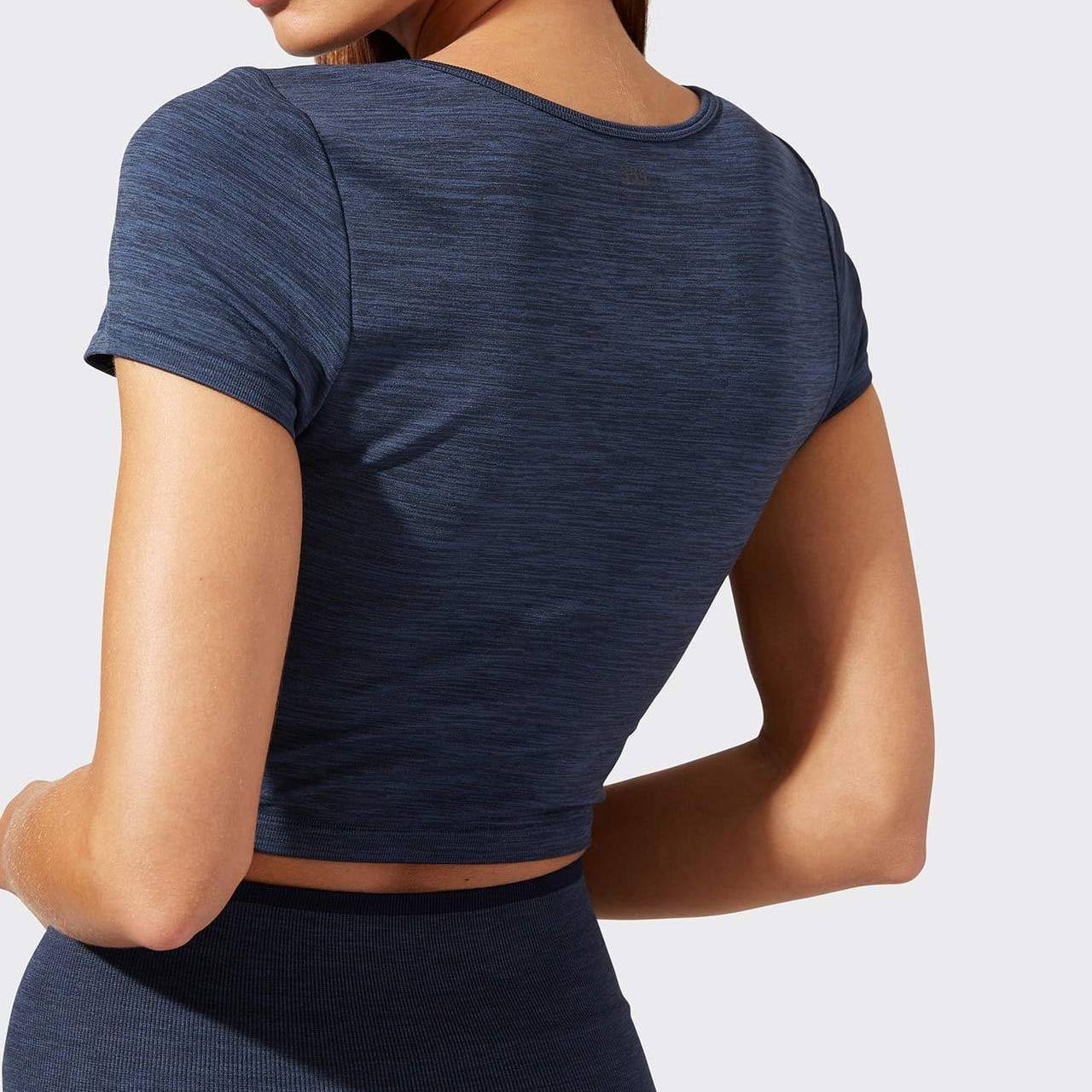 Wholesale Bulk Women's Short Sleeve Crew Neck Cropped Fitted T Shirt -Aktik