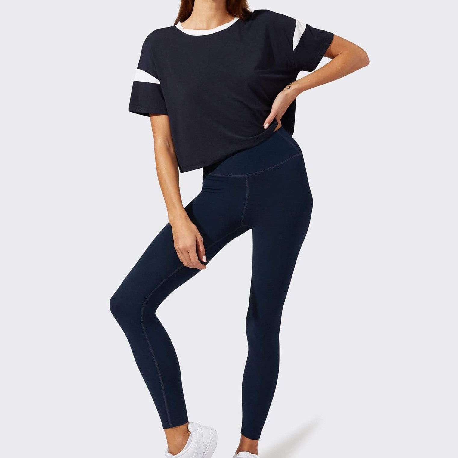Custom Cotton Women's Crew Neck Loose Fitting Oversized Bulk T Shirts-Aktik