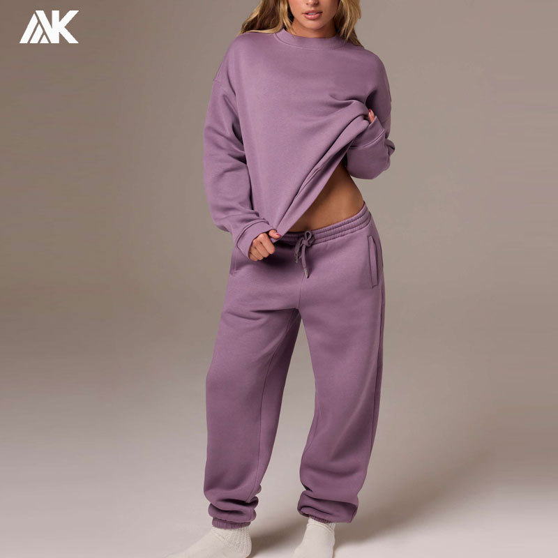 Custom Soft And Breathable Brushed Cotton-blend Jersey Women's Sweatsuit Oversized sweatshirt And Relaxed mid-rise joggers-Aktik