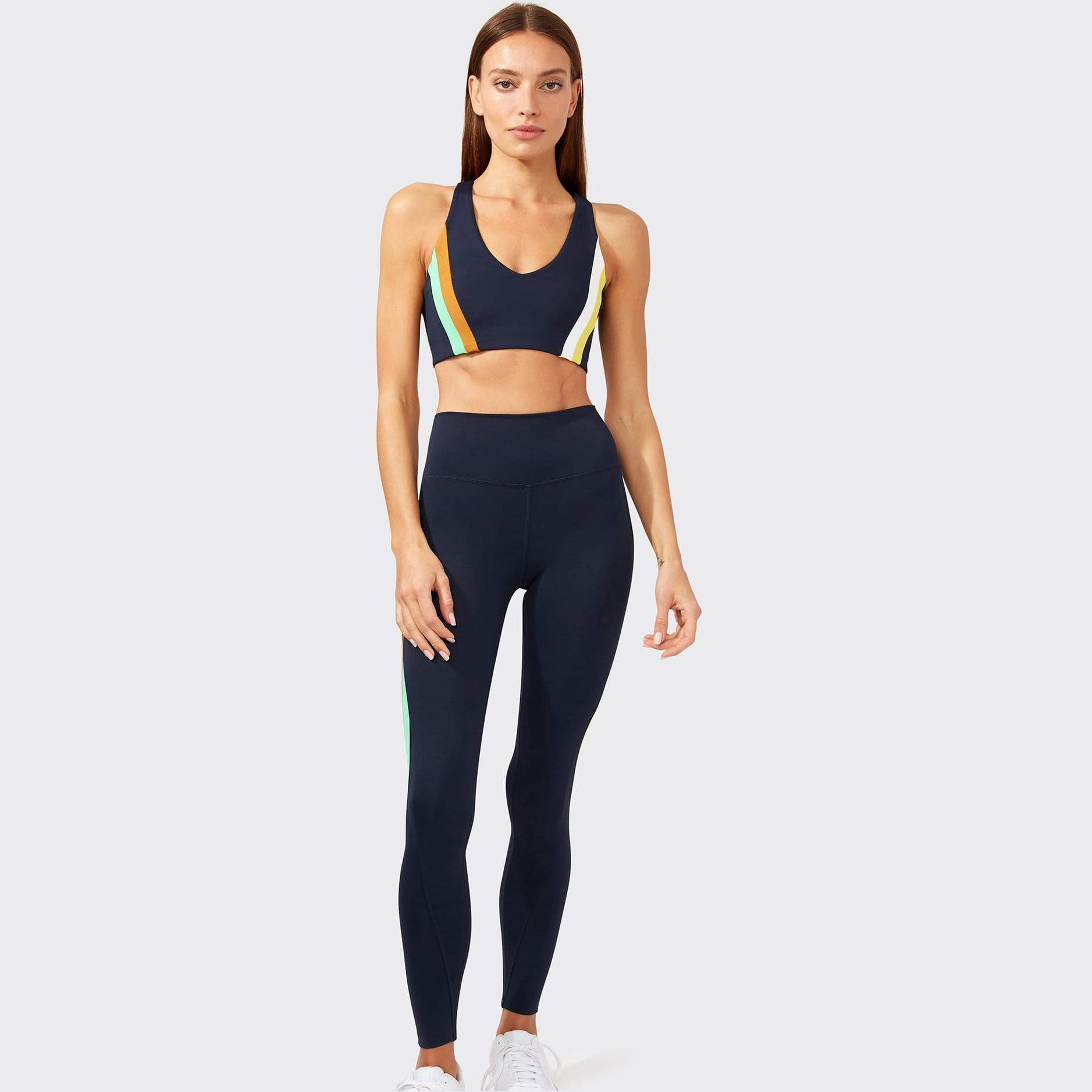 Medium Support V-Neck and Racer Back Custom Sports Bra Wholesale-Aktik