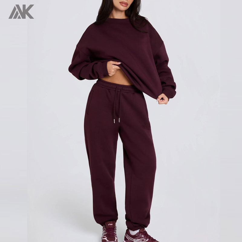 Custom Soft And Breathable Brushed Cotton-blend Jersey Women's Sweatsuit Oversized sweatshirt And Relaxed mid-rise joggers-Aktik
