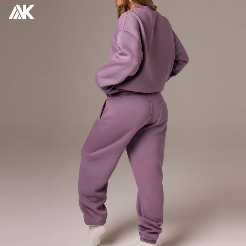Custom Soft And Breathable Brushed Cotton-blend Jersey Women's Sweatsuit Oversized sweatshirt And Relaxed mid-rise joggers-Aktik